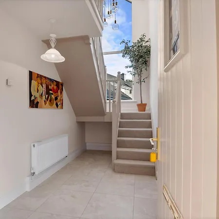 9 The Spires Clifden