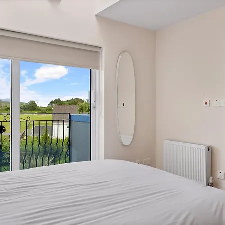 9 The Spires * Clifden